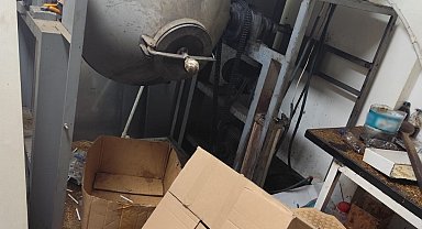 İstanbul- Küçükçekmece'de kaçak sigara üretilen işyeri mühürlendi