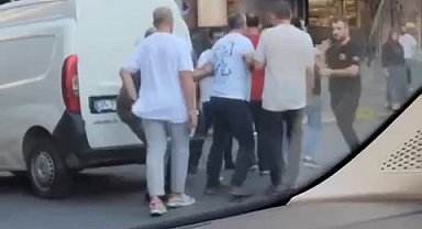 İstanbul - Sultangazi ve Gaziosmanpaşa'da tekmeli sopalı kavgalar kamerada