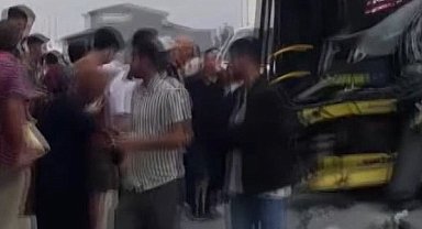 İstanbul- Sultangazi'de iki İETT otobüsü çarpıştı; 1'i çocuk 2 kişi yaralandı