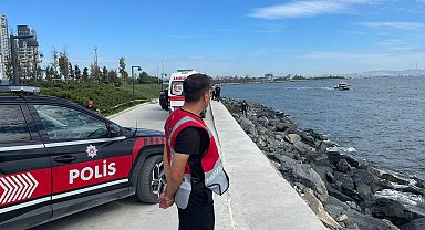 İstanbul - Zeytinburnu'nda denize giren çocuk kayboldu-1