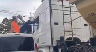 İstanbul-Zeytinburnu'nda tartıştığı TIR şoförüne yetişmek için aracının üzerine çıktı