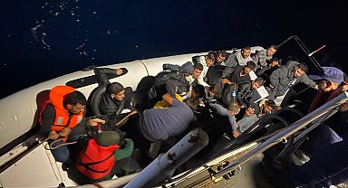 İzmir'de 49 kaçak göçmen yakalandı, 99 kaçak göçmen kurtarıldı