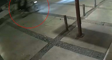 İzmir'de giyim mağazasını kurşunlayan 2 şüpheliden 1'i tutuklandı