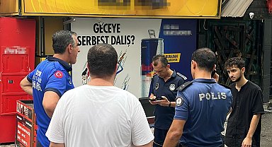 İzmir'de korku evinin reklam amaçlı astığı cansız mankenler toplatıldı