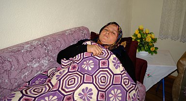 Komşusunun köpeğinin saldırısına uğrayan kadına 12 dikiş atıldı