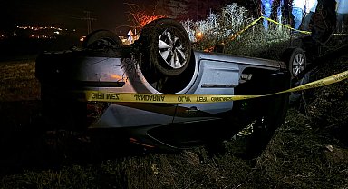 Köy yolunda iki otomobil kafa kafaya çarpıştı 6 yaralı