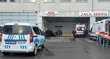Malatya'da midibüs ile otomobil çarpıştı; 1 ölü, 1 yaralı
