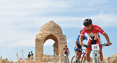 Mardin'de Dara Antik Kenti'nde nefes kesen uluslararası dağ bisikleti yarışması