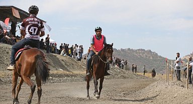 Mardin'de Geleneksel Rahvan At Yarışları Şampiyonası