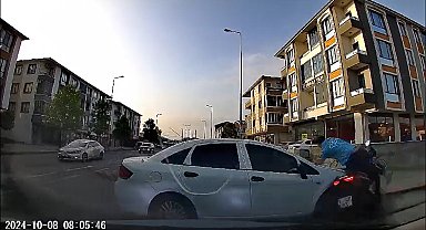 Motosiklet, otomobile çarptı; o anlar araç içi kamerasında