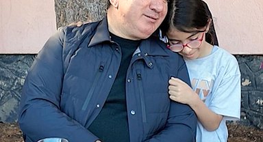 Öğrencisinin 'çok seviyorum' dediği öğretmene başarı belgesi