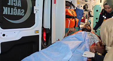 Parkta tartıştığı genci bıçakladı