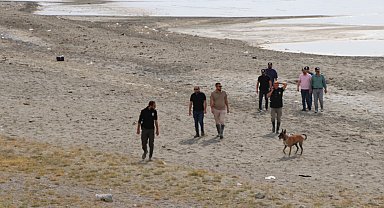 Rojini arama çalışmalarında kadavra köpekleri de kullanılıyor