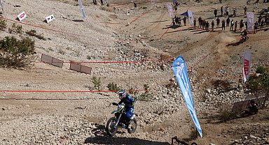 Sea To Sky Enduro Motosiklet Yarışı'nın Orman Etabı'nda lider Wade Young