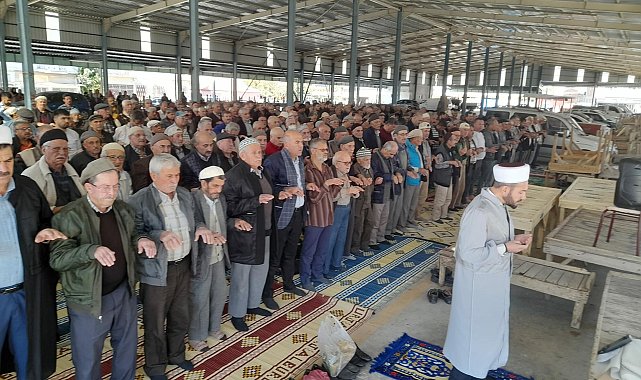 Söke'de cuma namazı sonrası 'yağmur' duası yapıldı
