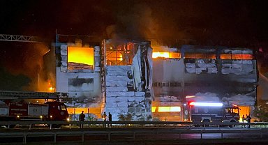 Tekirdağ'da çıkan yangında, fabrika kullanılamaz hale geldi