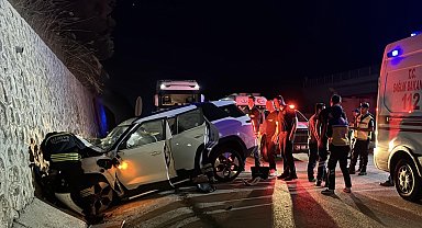 Tekirdağ'da istinat duvarına çarpan cipteki 2 doktor öldü, 2 doktor yaralandı