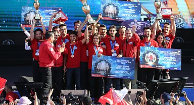 TEKNOFEST Şampiyonlar Ligi şampiyonları ödüllerini aldı