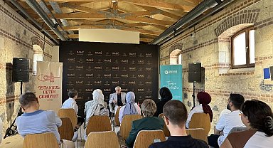 Yahya Kemal Beyatlı'nın diplomatik yönü 'Bir Şairin Diplomat Olarak Portresi' başlıklı söyleşide ele alındı