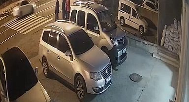 Yaya geçidinde otomobilin çarptığı kadın öldü; kaza kamerada