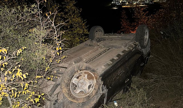 Bursa'da otomobil şarampole yuvarlandı: 2 yaralı