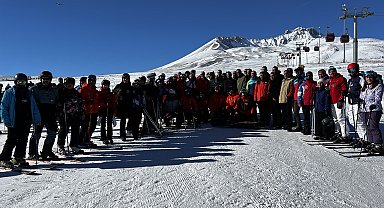 Erciyes'te kayak sezonu açıldı