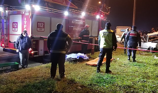 Karasu'da 2 otomobil çarpıştı; karı- koca öldü