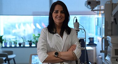 'Fonksiyonel sorunlar, yıllar içinde göz kapağı düşüklüğüne yol açabiliyor'