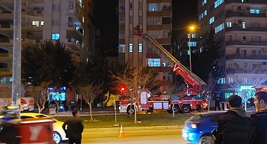 Adana'da korkutan ev yangını
