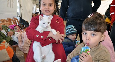 Ailesi ve 4 kedisiyle ülkesine dönen Suriyeli Muhammed: Türkiye'den çok memnun ayrılıyoruz