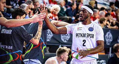 Aliağa Petkimspor evinde terliyor