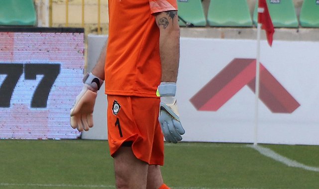 Altay'da kaleci Ozan'a geri dönmesi için çağrı