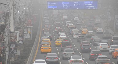 Ankara'da sis etkili oldu