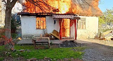 Antalya'da gecekondu yangını