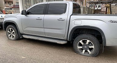 Araçların lastiklerini kesen kadın bipolar hastasıymış