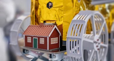 Ay'ın ilk evi yola çıktı