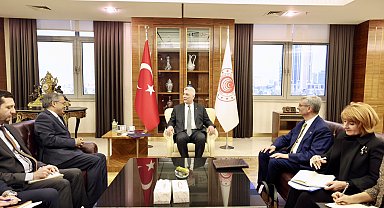 Bakan Bolat, ECO Genel Sekreteri Khan ile görüştü