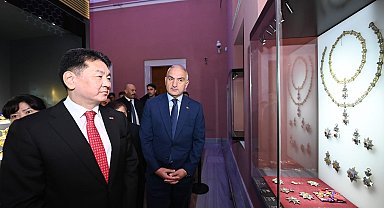 Bakan Ersoy, Moğolistan Cumhurbaşkanı ile Topkapı Sarayı ve Ayasofya'yı ziyaret etti