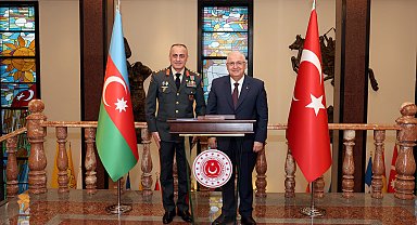 Bakan Güler, Azerbaycan Kara Kuvvetleri Komutanı Mirzeyev'i kabul etti