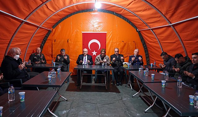 Bakan Güler'den, Şehit Astsubay Üstçavuş Akıncı'nın baba evine taziye ziyareti