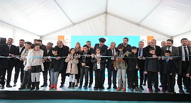 Bakan Tekin, Elazığ'da öğrencilerle buluştu