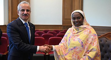 Bakan Uraloğlu, Çad Ulaştırma ve Sivil Havacılık Bakanı Weddeye ile bir araya geldi