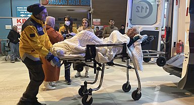 Benzin ile sobayı tutuştururken alev parlamasıyla yaralandı