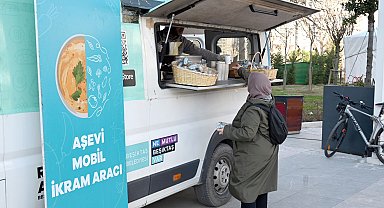 Beşiktaş Belediyesi'nden sıcak çorba ikramı