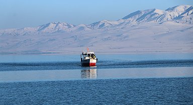 Bir zamanlar balığın olmadığı Erçek Gölü, şimdi balıkçıların geçim kaynağı