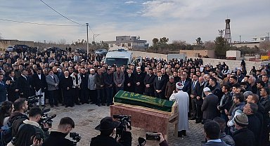 Bolu'daki yangında ölen Dilara defnedildi; kalp hastası babasına göz kulak olmak için gitmiş