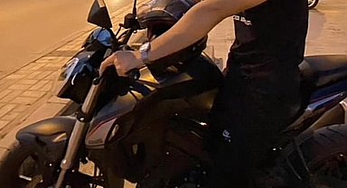 Bursa'da otomobil ile motosikletin çarpıştığı kaza kamerada; 1 ölü