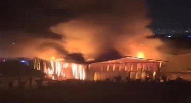 Bursa'da yanan fabrikadan geriye hurda yığını kaldı