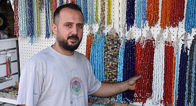 Cam nazar boncuğu ustası, ata yadigarı mesleğini sürdürüyor