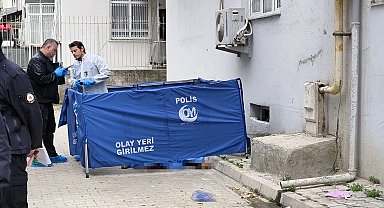 Cam silmeye çıktığı 13'üncü kattaki pencereden düşüp, öldü